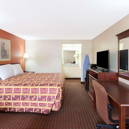 Knights Inn - Такер Экстерьер фото