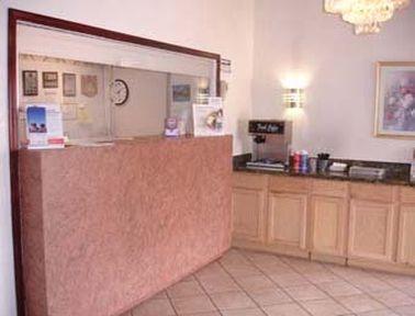 Knights Inn - Такер Экстерьер фото